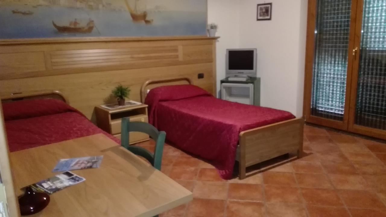 Hotel Sottovento Sant'Egidio del Monte Albino Exteriér fotografie